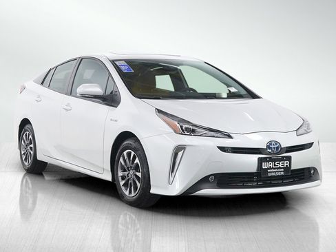 Used 2022 Toyota Prius Limited w/ Premium Convenience Package image 7