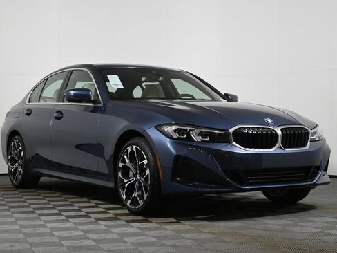 Used 2026 BMW 330i xDrive Sedan w/ Convenience Package image 9