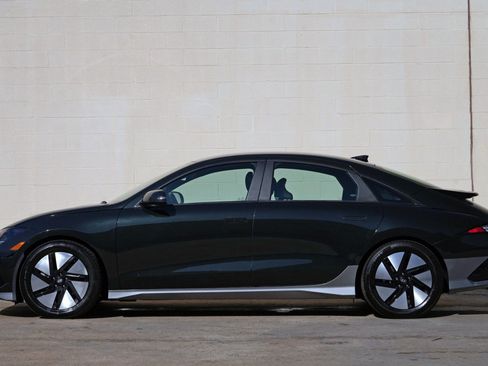 Used 2023 Hyundai Ioniq 6 SE AWD/4WD image 8