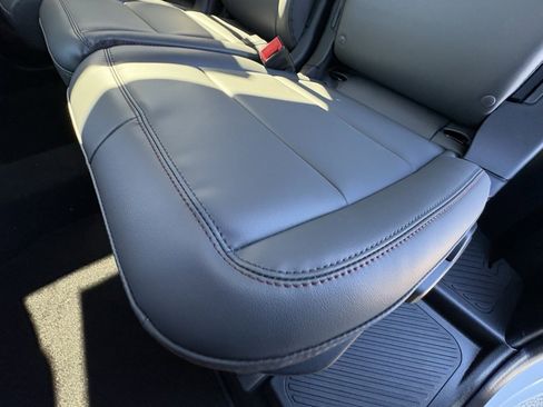 New 2026 Ford Explorer Active w/ Active Comfort Package image 27