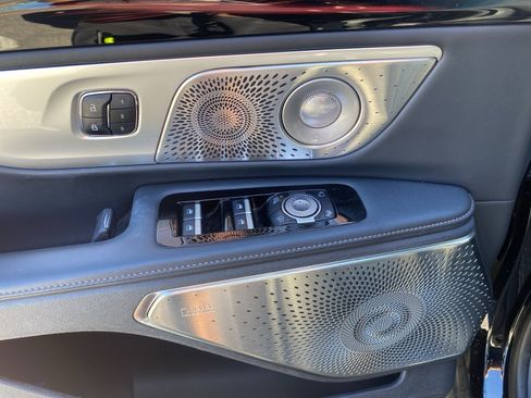 Used 2024 Lincoln Nautilus Reserve w/ Equipment Group 203A AWD/4WD image 10