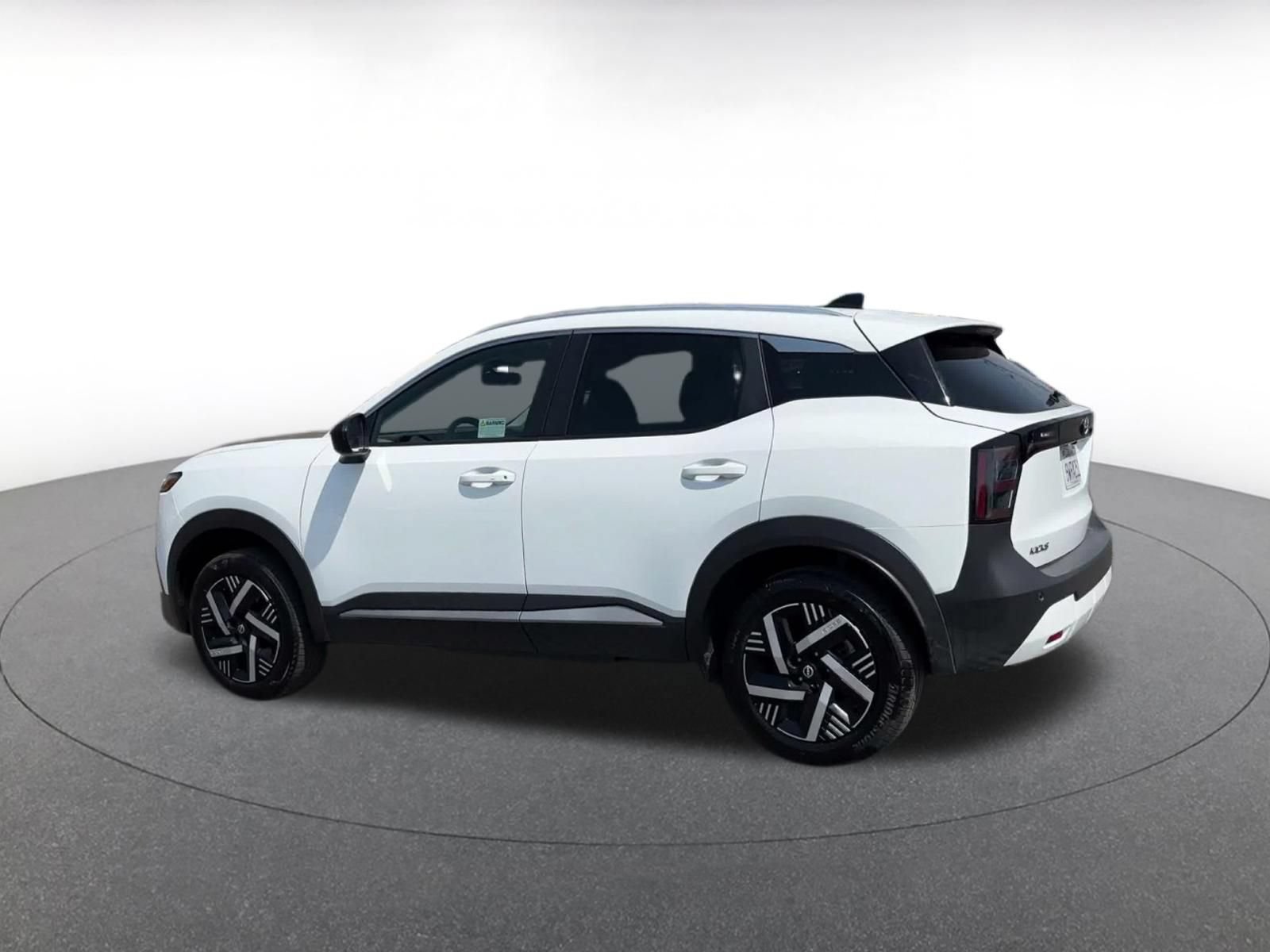 Used 2026 Nissan Kicks SV w/ Cold Weather Package FWD image 9