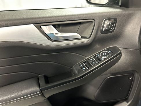 Used 2025 Ford Escape Platinum image 14