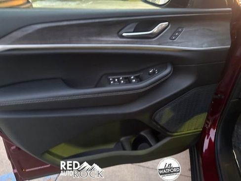 New 2025 Jeep Grand Cherokee L Limited w/ Trailer Tow Package image 23