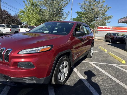 Used 2014 Jeep Cherokee Sport FWD image 13