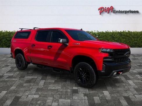 Used 2019 Chevrolet Silverado 1500 LT Trail Boss image 3