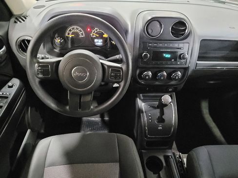 Used 2015 Jeep Patriot Sport w/ Power Value Group AWD/4WD image 22