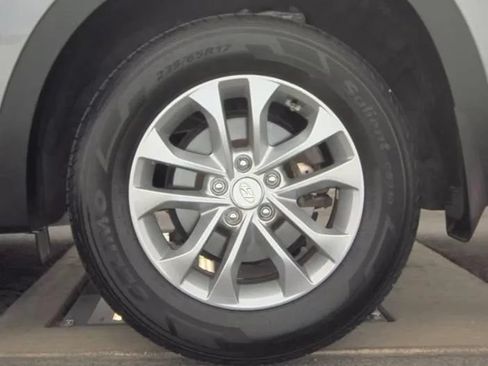 Used 2020 Hyundai Santa Fe SEL FWD image 10