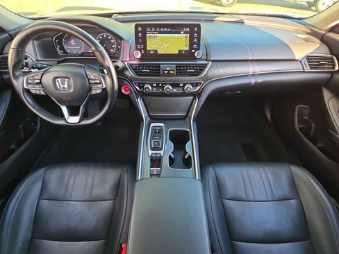 Used 2018 Honda Accord Touring image 14