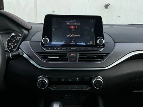 Used 2025 Nissan Altima 2.5 SR image 26