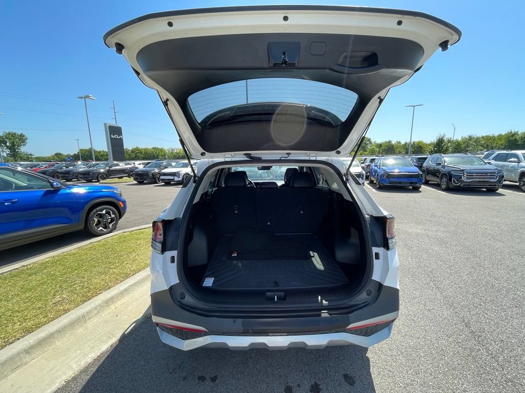 Certified 2023 Kia Sportage EX FWD image 9