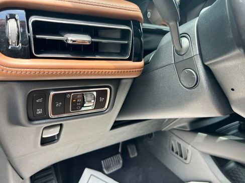 Used 2023 Lincoln Nautilus Reserve w/ Equipment Group 201A AWD/4WD image 9