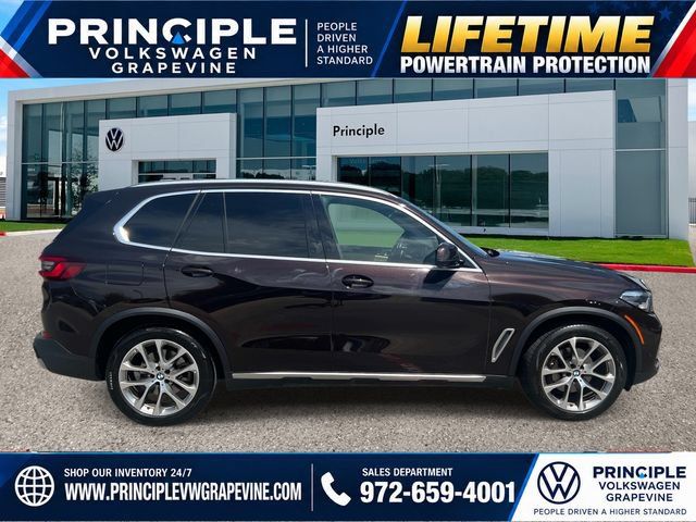 Used 2022 BMW X5 xDrive40i w/ Premium Package AWD/4WD image 4