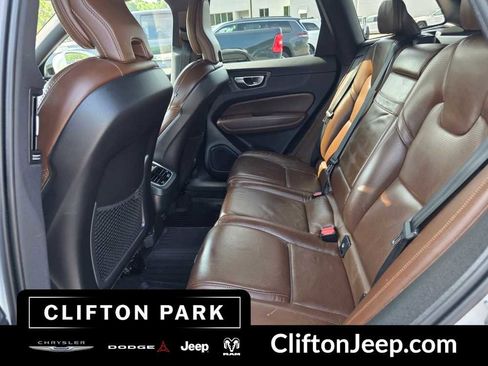 Used 2021 Volvo XC60 T6 Inscription w/ Advanced Package AWD/4WD image 11