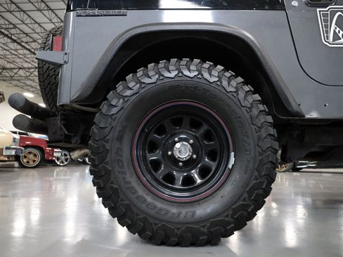 Used 1988 Jeep Wrangler 4WD image 39