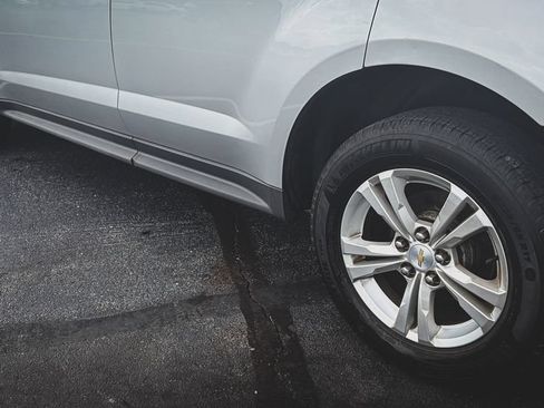 Used 2017 Chevrolet Equinox LS FWD image 17