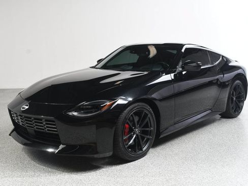 Used 2024 Nissan Z Performance w/ Floor Mat Package RWD image 2