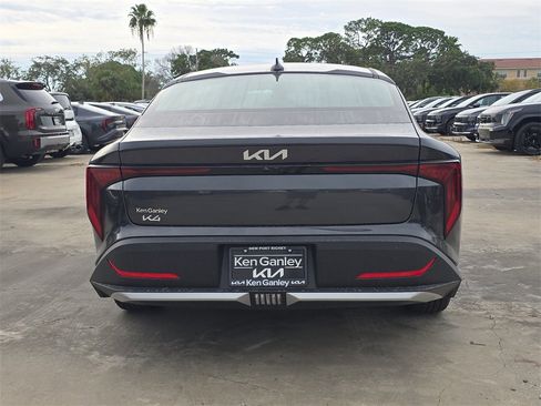 New 2025 Kia K4 LXS image 7
