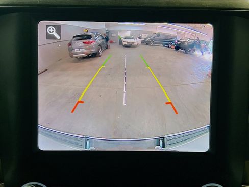 Used 2019 RAM 1500 Big Horn image 9