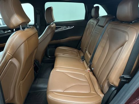 Used 2022 Lincoln Nautilus Reserve w/ Equipment Group 201A image 11