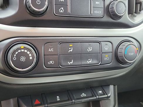 Used 2022 Chevrolet Colorado LT image 29