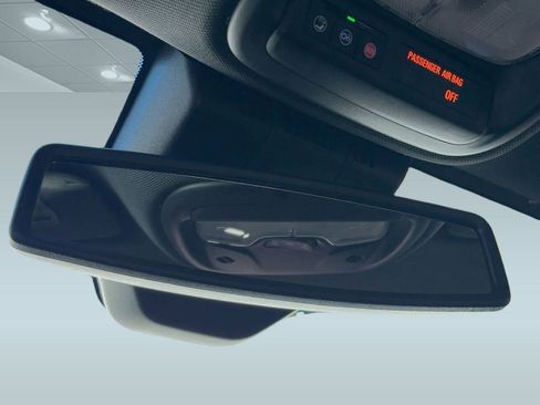 Used 2024 Chevrolet Colorado ZR2 w/ Technology Package image 17