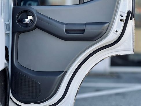 Used 2015 Nissan Xterra S image 19