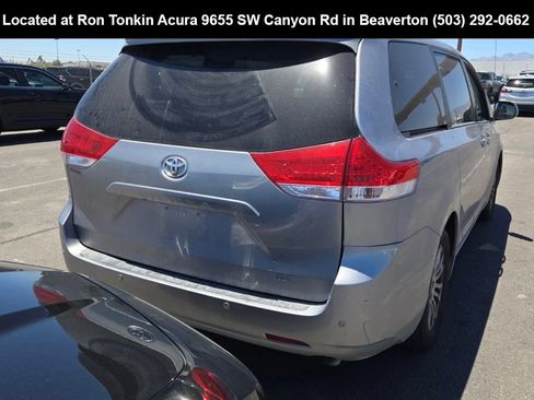 Used 2013 Toyota Sienna XLE FWD image 5