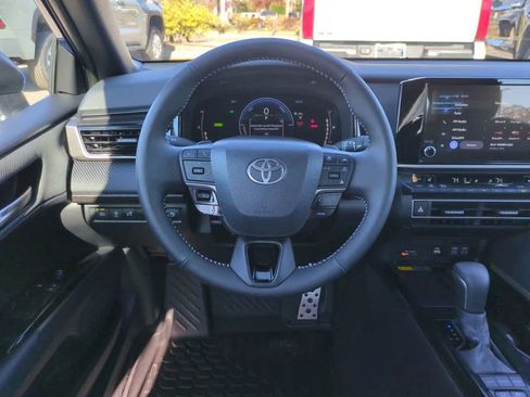 Used 2026 Toyota Camry SE w/ Convenience Package image 15