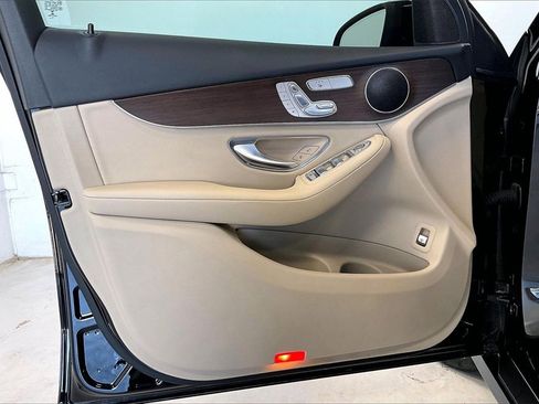 Certified 2022 Mercedes-Benz GLC 300 image 21