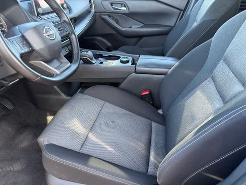 Used 2025 Nissan Rogue SV AWD/4WD image 17