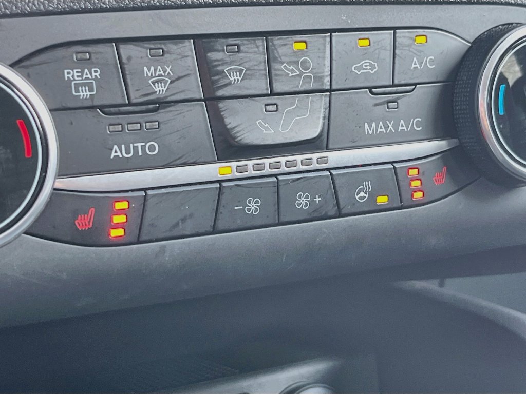 Used 2025 Ford Escape Active w/ Cold Weather Package FWD image 19