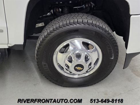 Used 2018 Chevrolet Silverado 3500 High Country w/ Duramax Plus Package AWD/4WD image 26
