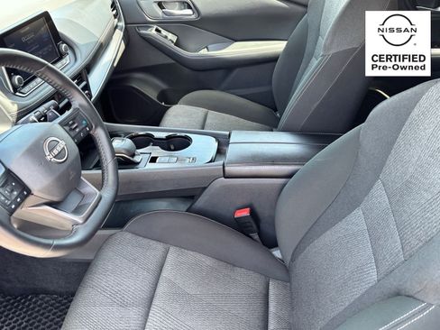 Certified 2025 Nissan Rogue SV FWD image 17