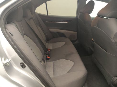 Used 2021 Toyota Camry LE image 19