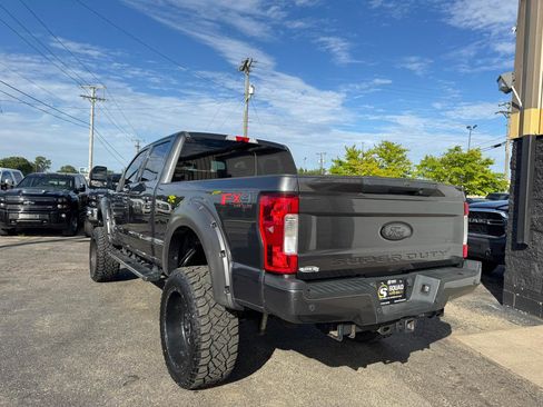 Used 2018 Ford F250 Lariat w/ Lariat Ultimate Package AWD/4WD image 3