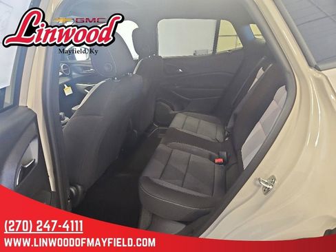 New 2026 Chevrolet Trax RS w/ Sunroof Package FWD image 12