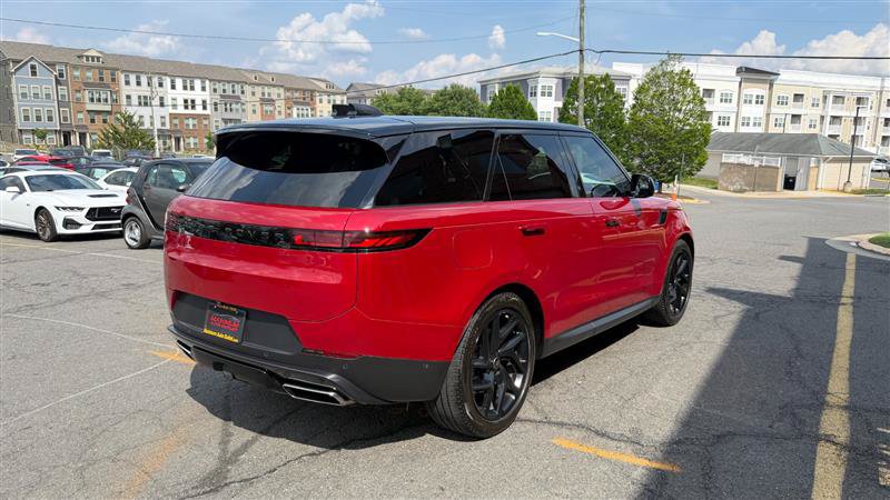 Used 2024 Land Rover Range Rover Sport SE AWD/4WD image 13