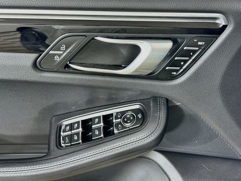 Certified 2024 Porsche Macan Turbo AWD/4WD image 11
