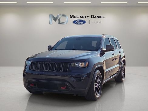 Used 2018 Jeep Grand Cherokee Trailhawk AWD/4WD image 2