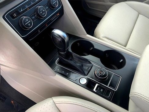 Used 2018 Volkswagen Atlas SE image 12