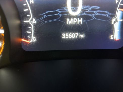 Used 2022 Jeep Compass Trailhawk AWD/4WD image 9