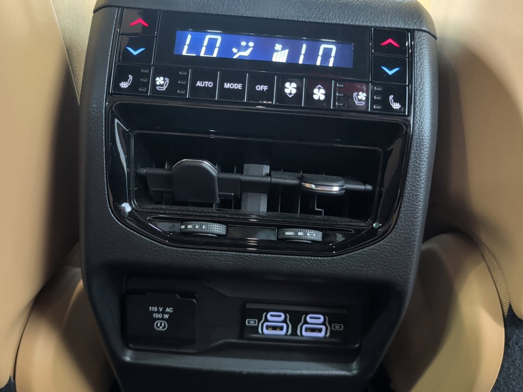 Used 2023 Jeep Grand Cherokee Summit AWD/4WD image 43