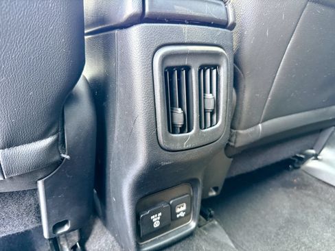 Used 2018 Jeep Compass Latitude w/ Popular Equipment Group AWD/4WD image 32