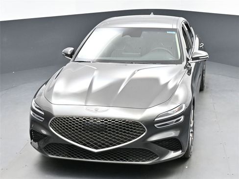 Used 2026 Genesis G70 2.5T Prestige image 9