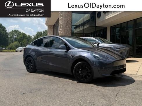 Used 2023 Tesla Model Y Long Range AWD/4WD image 1