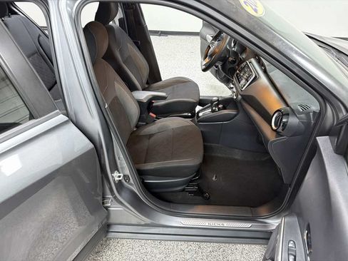 Used 2020 Nissan Kicks SV FWD image 25