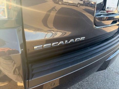 Used 2017 Cadillac Escalade ESV Premium Luxury image 59