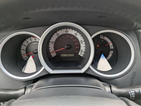 Used 2015 Toyota Tacoma 4x4 Double Cab w/ TRD Off-Road Package image 17