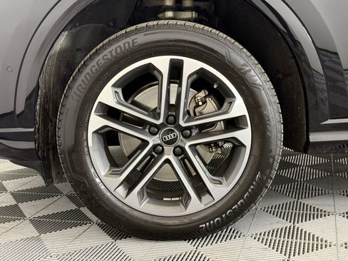 Certified 2025 Audi Q5 Premium w/ Convenience Package image 12